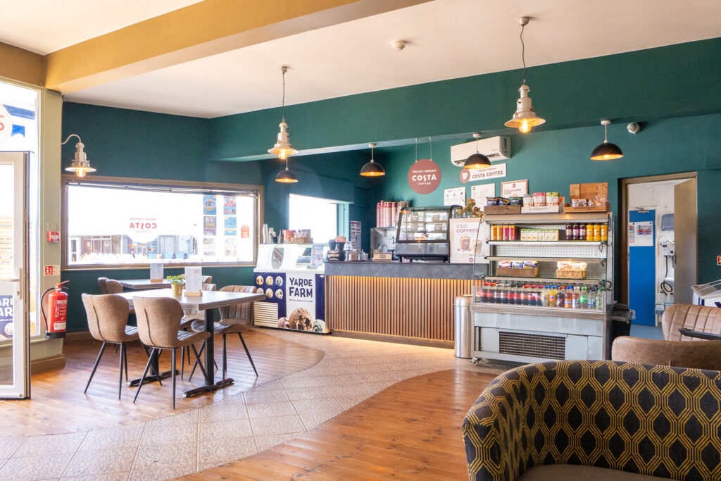 Boulevard cafe. Dog friendly