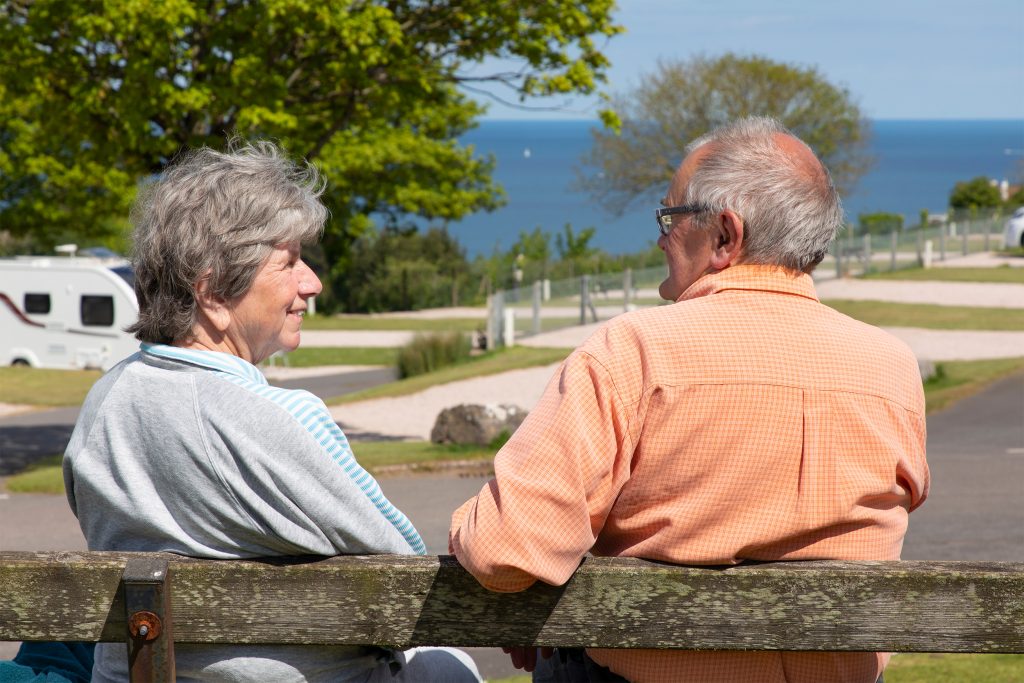 old-couple-sea-view