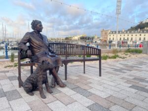 Agatha Christie Statue. Torquay Harbourside.